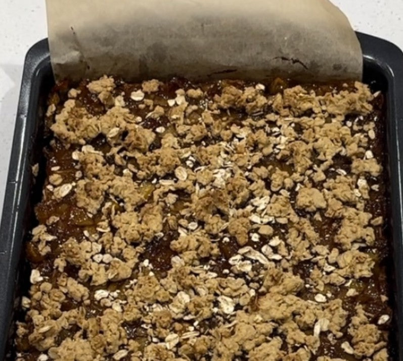 Apple and Cinnamon Crumble Bars