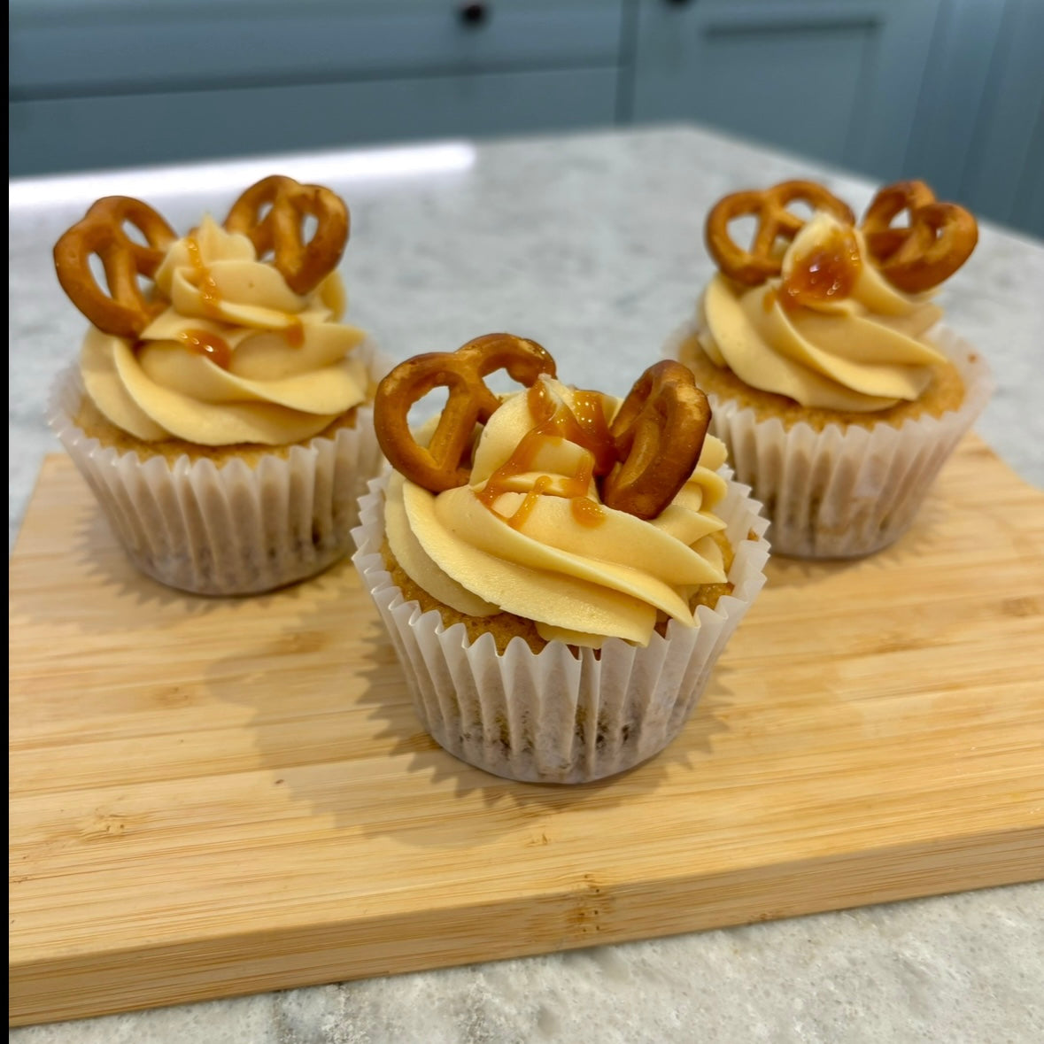 6 x Salted Caramel Pretzel Cupcakes