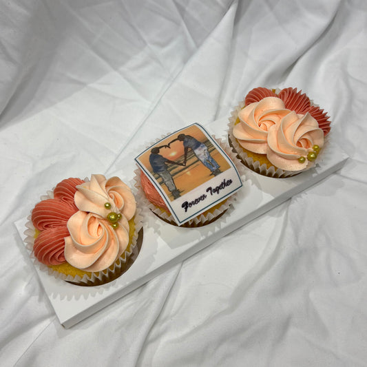 3 x Valentines Cupcakes